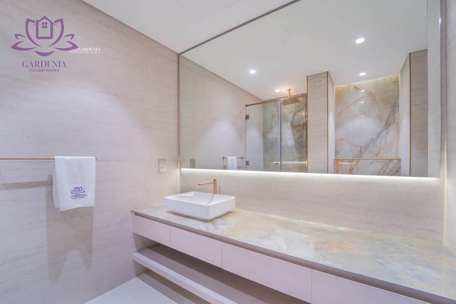 10 Bath 1 2. jpg