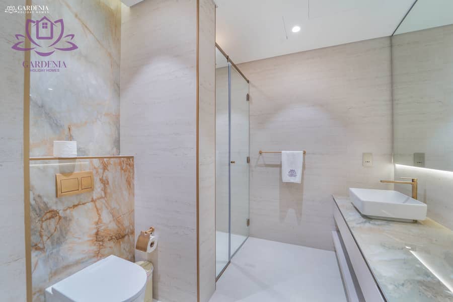 11 Bath 1 1. jpg