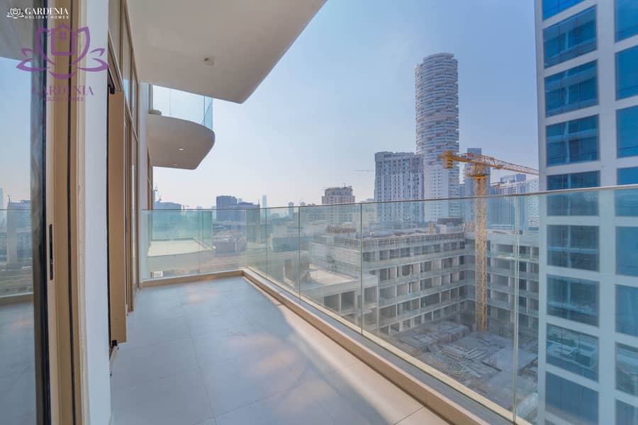 22 Balcony 2. jpg