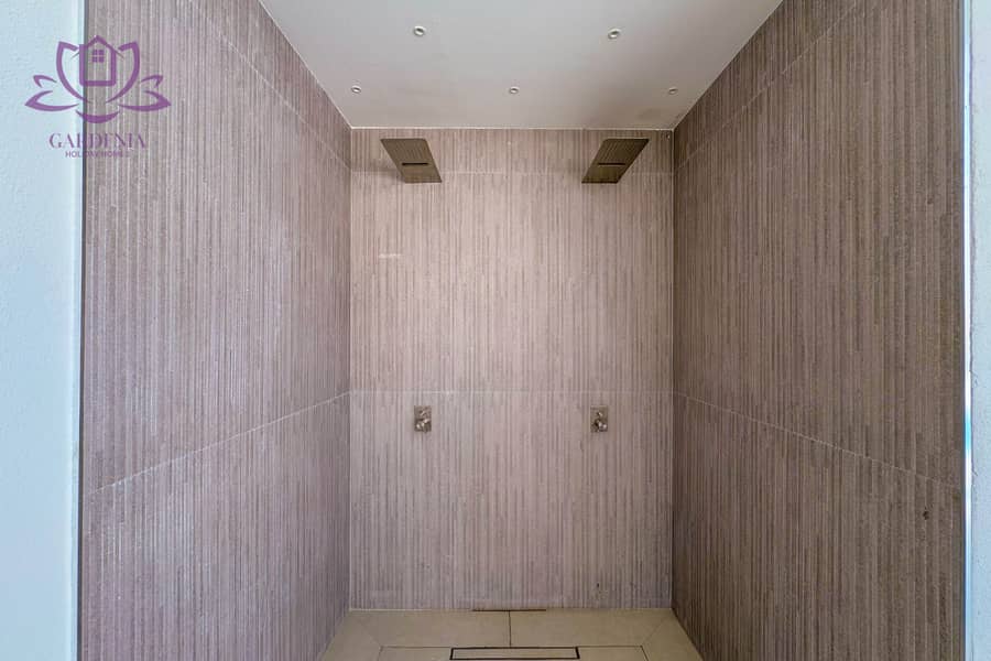 36 Outdoor Shower. jpg