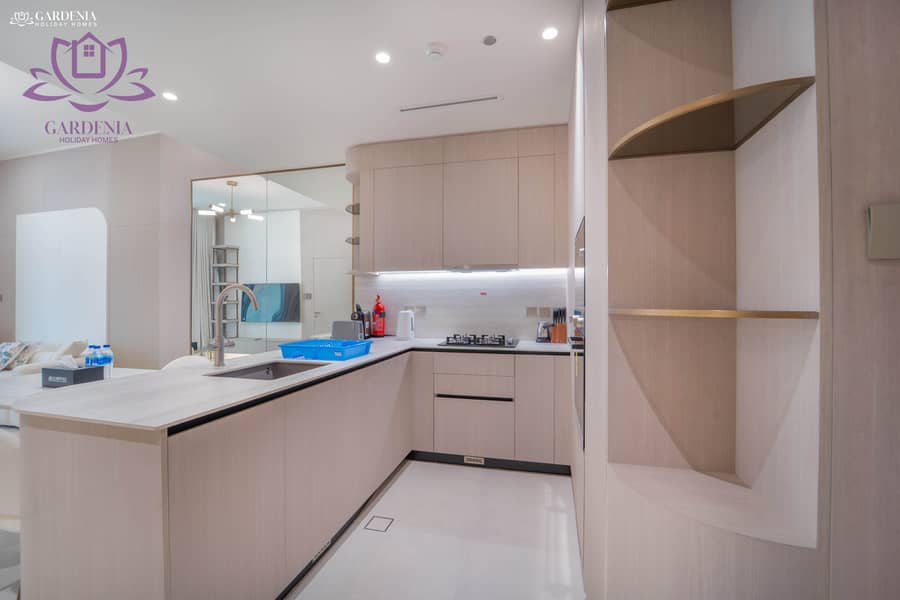 17 Kitchen 1. jpg