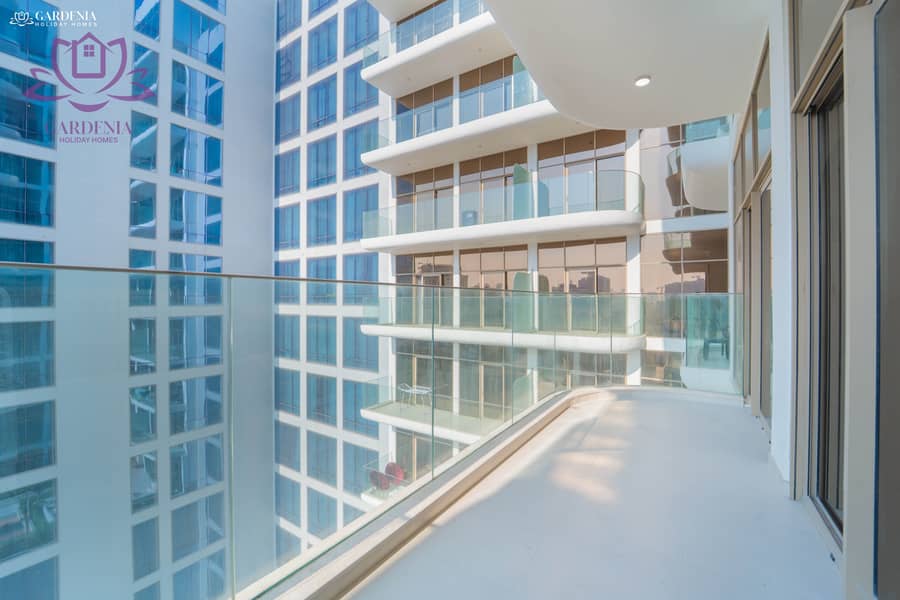 19 Balcony 1. jpg