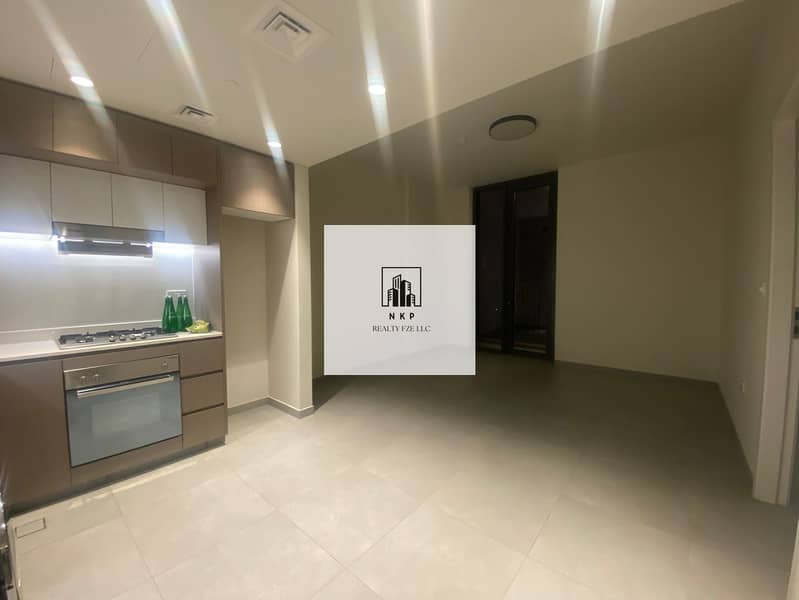 Specious luxury apartment for rent