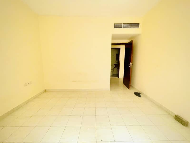 Levish 1bhk for bachelor close to safari mall old Muwaileh Sharjah