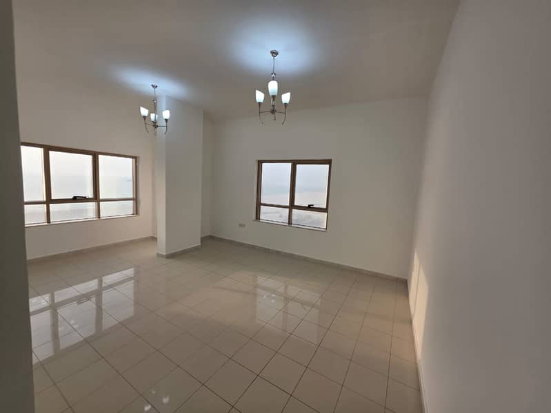 Three bedrooms and a living room - annual rent - Ajman Corniche - central air conditioning - maintenance included - balcony with direct sea view