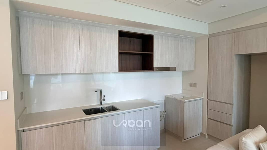 Exclusive 2 Bed Creek Beach View Brand New Never Used