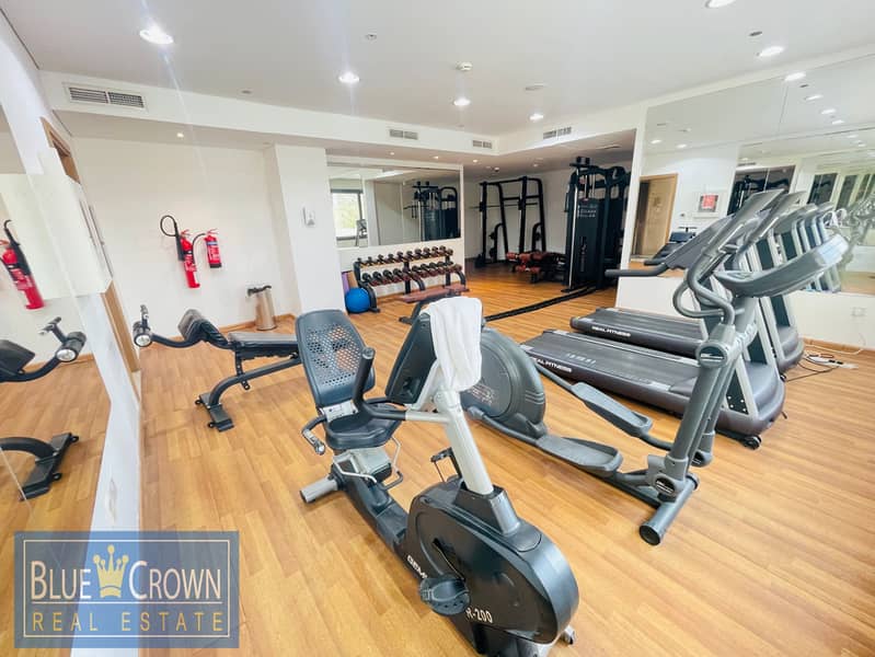 Spacious | Prime location | 1BR With Open View - Image 11