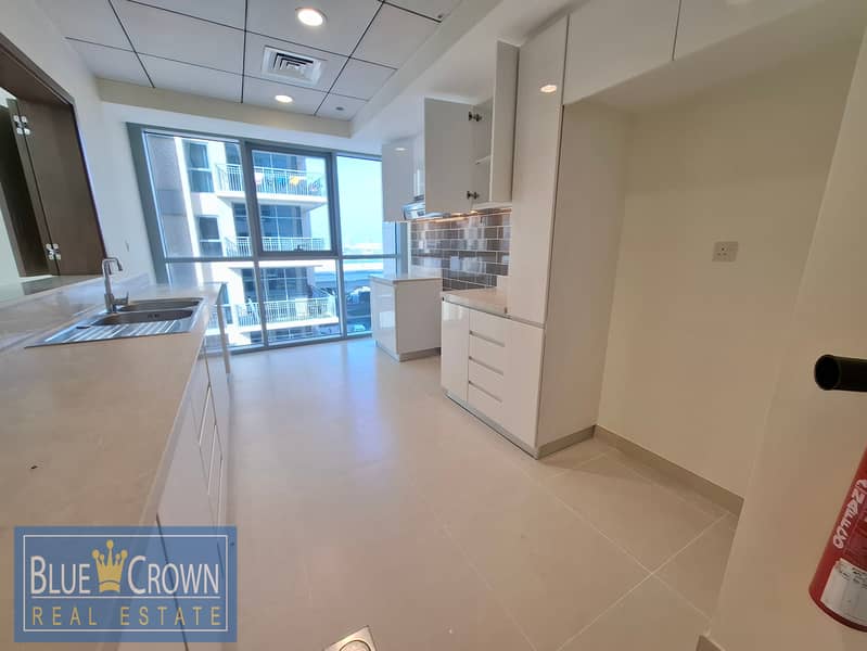 3bhk+Maid's Room:Garden View:Luxury Flat:Spacious:All Aminities - Image 8