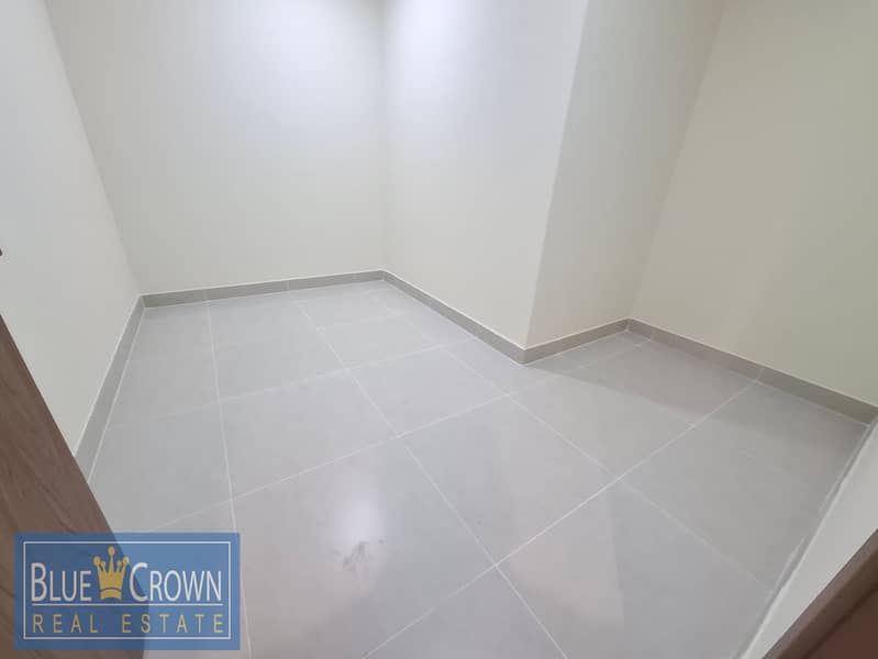 3bhk+Maid's Room:Garden View:Luxury Flat:Spacious:All Aminities - Image 12