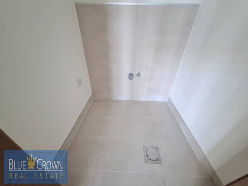 Superb View:Prime Location:Maid's Room:Near Metro - Image 11