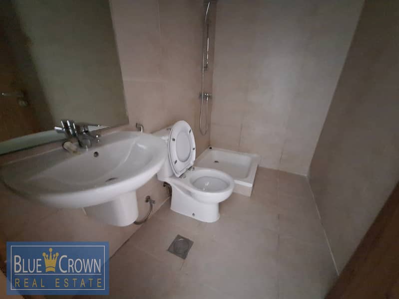 Superb View:Prime Location:Maid's Room:Near Metro - Image 12