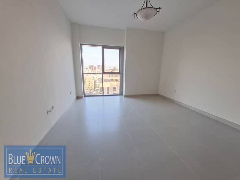 Superb View:Prime Location:Maid's Room:Near Metro - Image 14