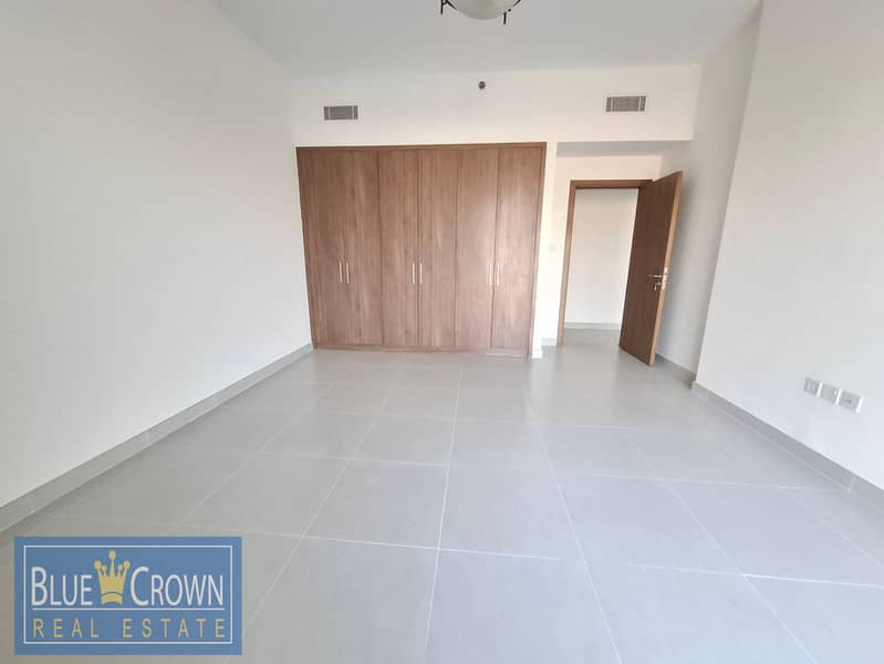 Superb View:Prime Location:Maid's Room:Near Metro - Image 15