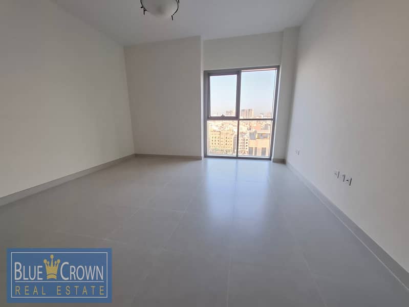 Superb View:Prime Location:Maid's Room:Near Metro - Image 16