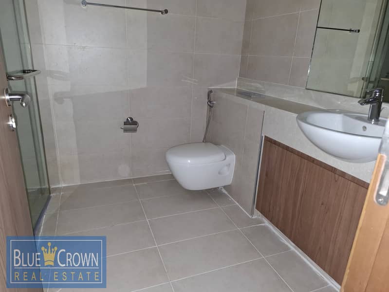 Superb View:Prime Location:Maid's Room:Near Metro - Image 19