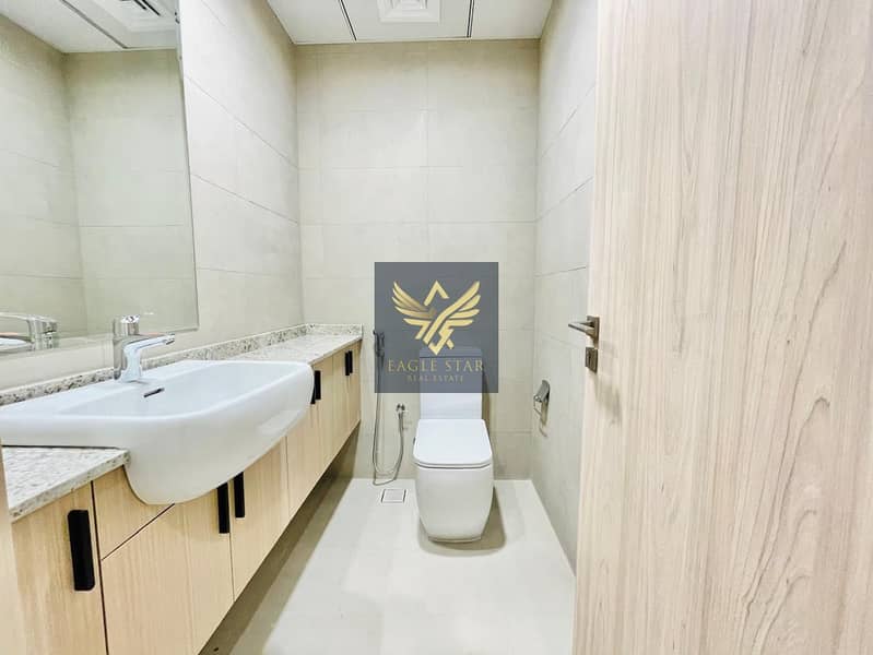 Open Kitchen / Spacious 1 Bed / Near Park / Book Now