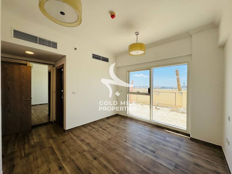 Elegant 2 Bedroom with Rooftop Terrace - Spacious Layout - Pool & GYM