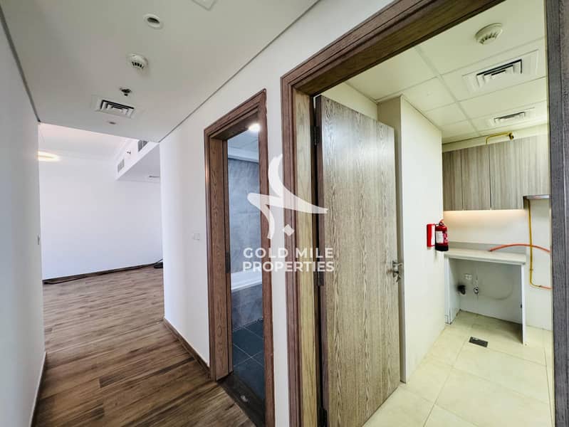 Elegant 2 Bedroom with Rooftop Terrace - Spacious Layout - Pool & GYM - Image 10