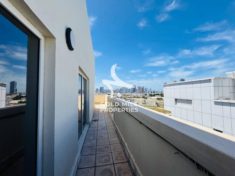 Elegant 2 Bedroom with Rooftop Terrace - Spacious Layout - Pool & GYM - Image 12