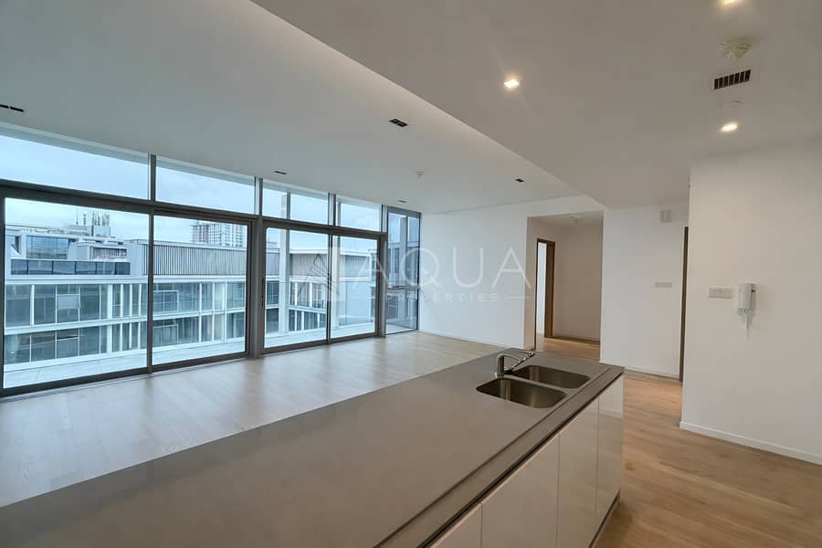 Top Floor | Prime Area | Near Downtown