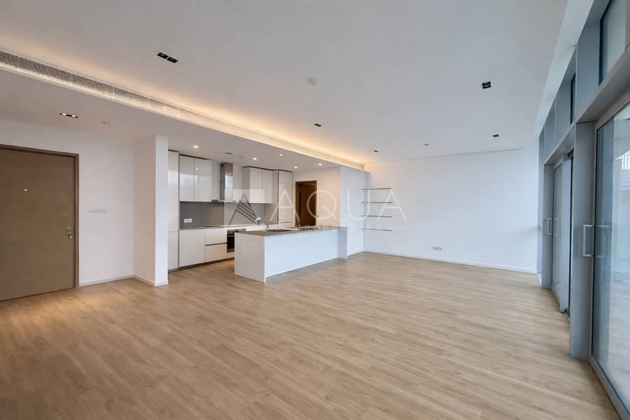 Top Floor | Prime Area | Near Downtown