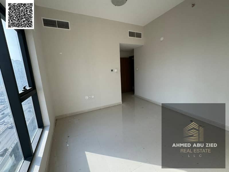 Luxurious apartment for rent with 2 bedrooms, very spacious living room, equipped kitchen, 2 bathrooms, near services, full maintenance by owner, best