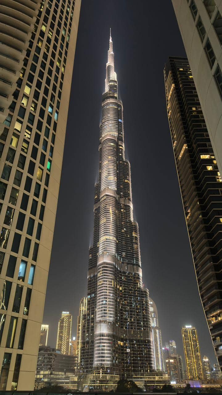 All Bills Included / Connected to Dubai Mall / 2 bedroom / Downtown Prime Location