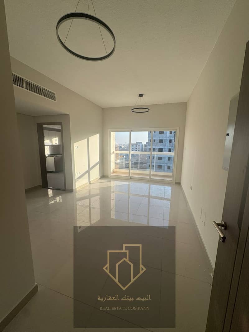 For annual rent in Ajman - Al Jurf 3 A unique opportunity to live in a brand new building (first occupier) with super deluxe finishes, combining luxur