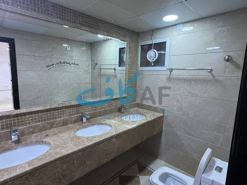 5 30f301ac-a7bd-4be5-ad4d-4ae12b481239. jpg