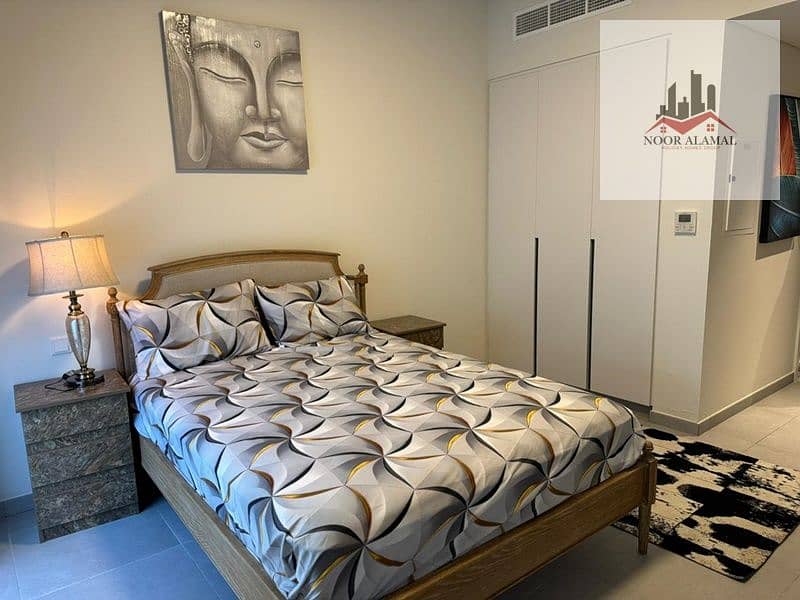 Fresh Studio with Landmark View The Link