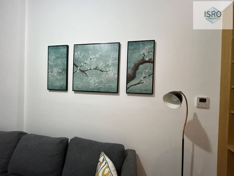 10 0d73faf7-0764-4dc5-ac23-d05a5ad62aff. jpg