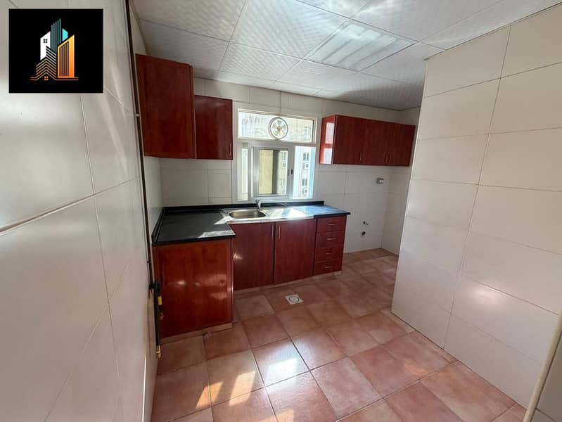 NO DEPOSIT/MAINTENANCE FREE 1BHK/2 BATHROOMS AND CLOSE HALL