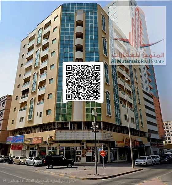 Two-bedroom apartment with a living room and three bathrooms in the Al Rumaila area, just minutes from the Corniche.