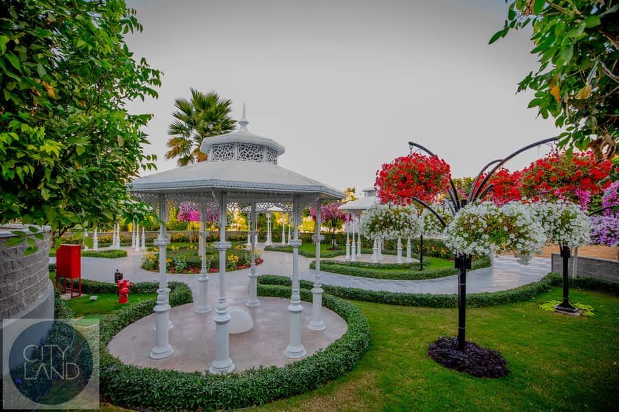 10 Garden-2. jpg