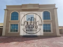 فیلا في الرفاع 5 غرف 135000 درهم - 14677818