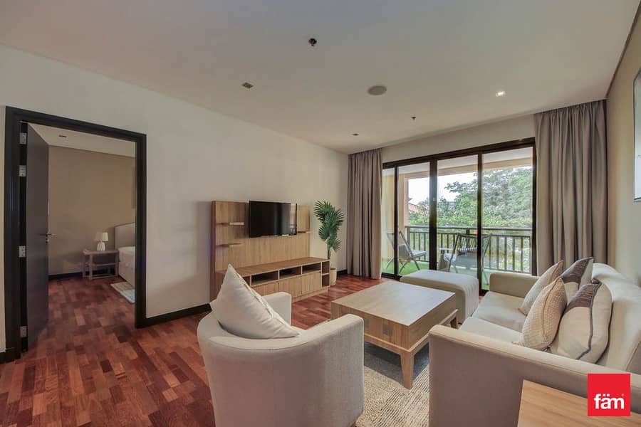 PRICE BELOW TRUESTIMATE / LOW FLOOR / HUGE LAYOUT PRICE BELOW TRUESTIMATE / LOW FLOOR / HUGE LAYOUT