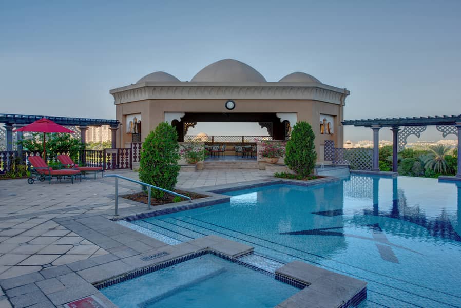 15 Pool2. jpg