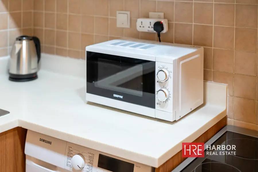 Fully Upgraded | Vacant on Transfer | Chiller Free