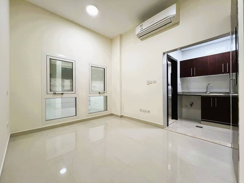 FAMILY-STUDIO + PARKING-SHARAF DG