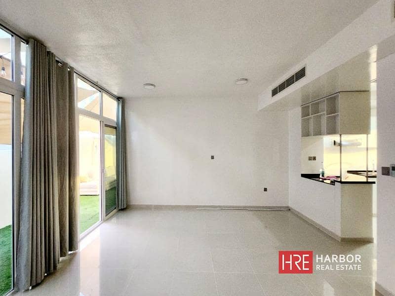 End Corner | Prime Location | Vacant and Upgraded End Corner | Prime Location | Vacant and Upgraded