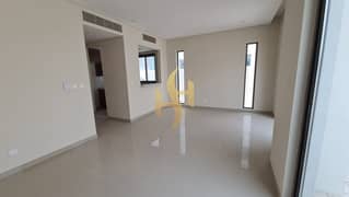 فيلا كورنر جاهزه للسكن بمساحه كبيره وموقع مميز