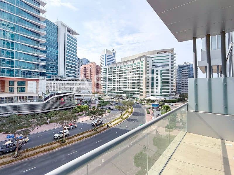 Furnished 1BR| High Ceilings |Free WiFi & Chiller