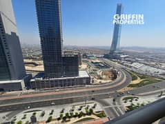 شقة مفروشة بغرفة نوم واحدة | برج آيكون 2 | شرفة تطل على المدينة والمياه