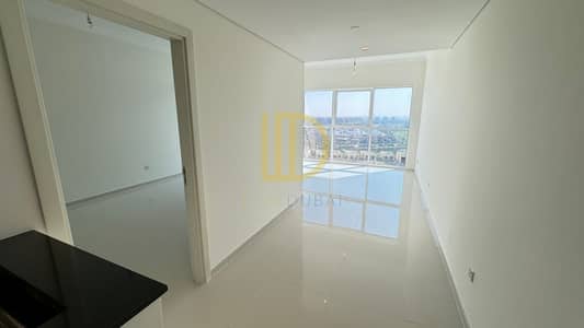 1 Bedroom Flat for Sale in DAMAC Hills, Dubai - Vacant | Golf Course View | Kitchen Equipped