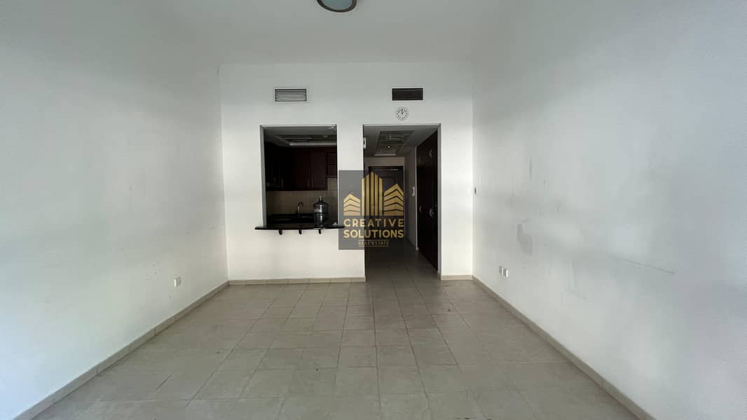 GARDEN VIEW WITH BALCONY 8 WARDROBE NEXT TO METRO