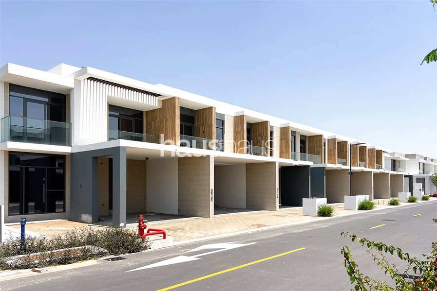 Perfect location | Walk to Pool | Area Expert Perfect location | Walk to Pool | Area Expert