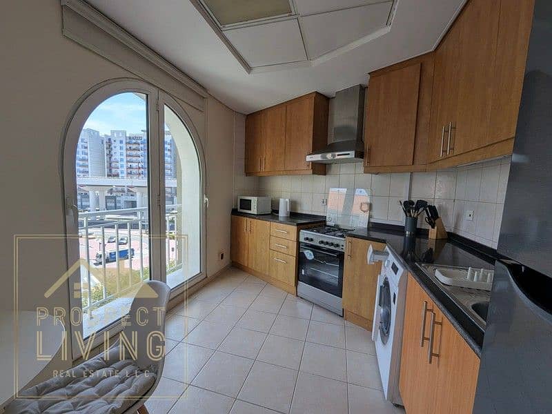 L-shaped Studio | Close to Metro/Bus | Cozy and Neat | Fully Furnished | Vacant