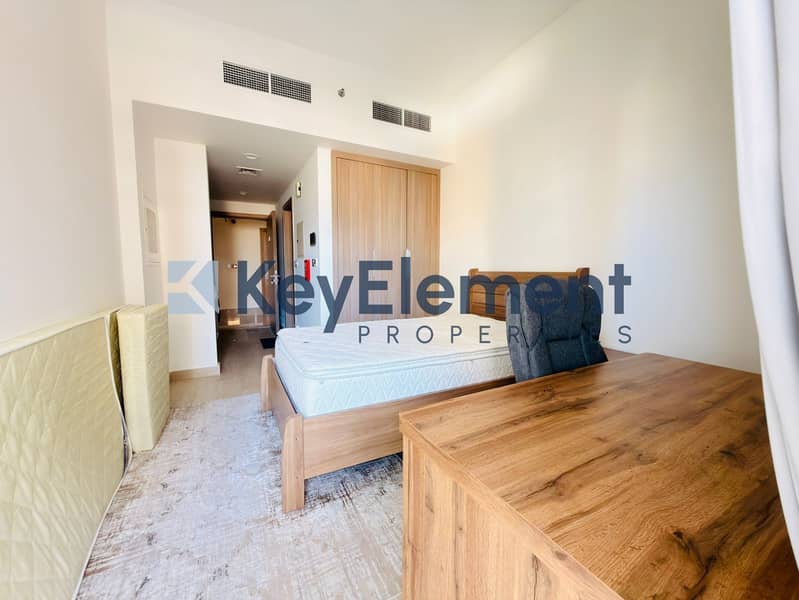 4 cheques | Fully furnished | Road View