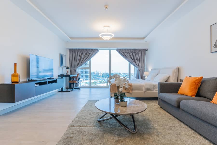 Amazing Amenities l Bright Unit l Great Location