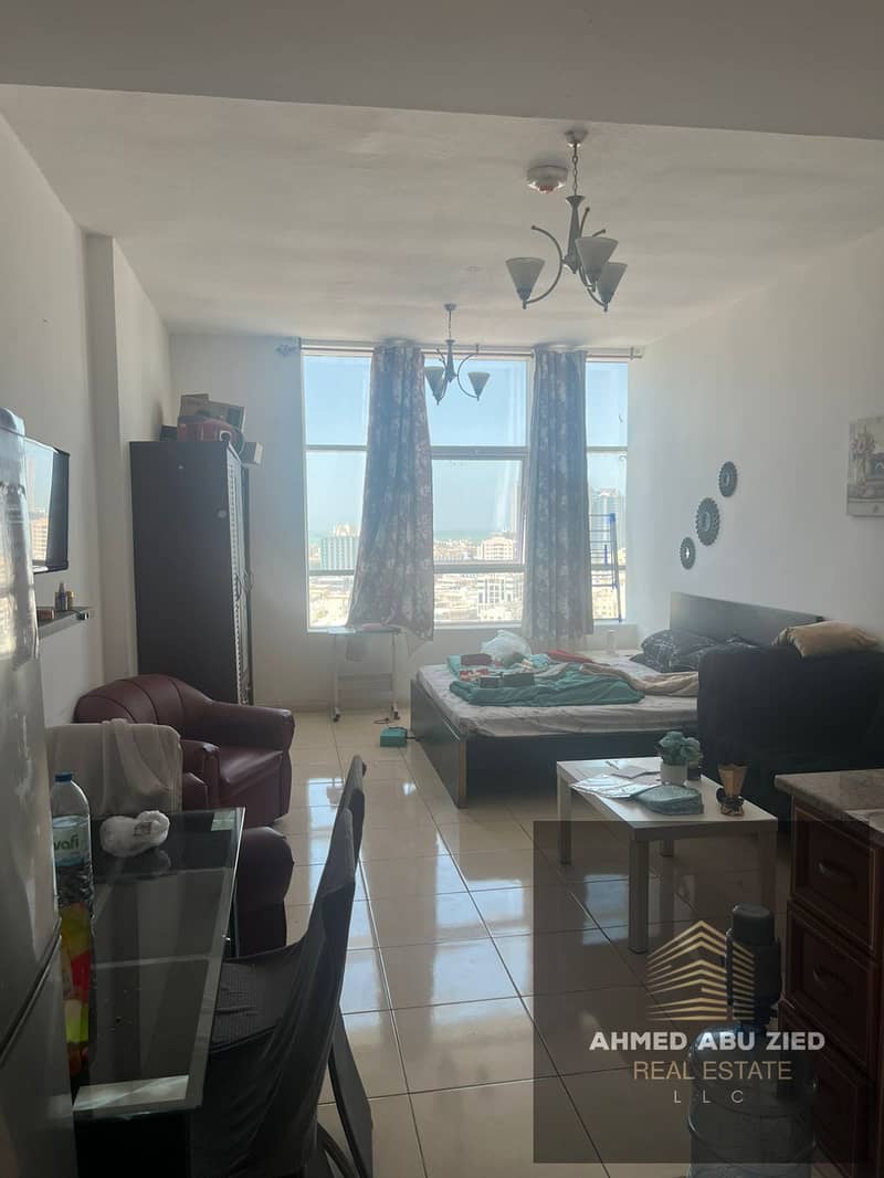 Fully furnished studio apartment for annual rent in Orient Towers, in a prime location with good finishing and suitable space for practical living.